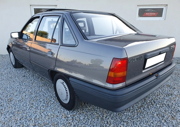 Opel Kadett cena 12700 przebieg: 110000, rok produkcji 1988 z Nieszawa małe 277
